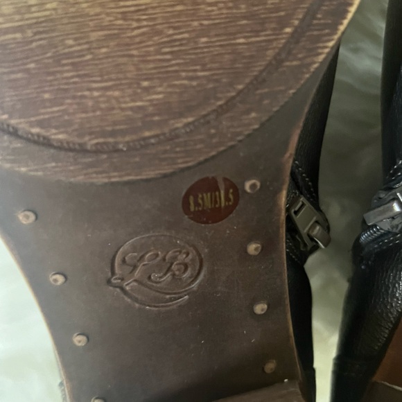 Dark gray metallic sheen chunk heeled booties heels - women’s size 8.5 - Picture 7 of 9